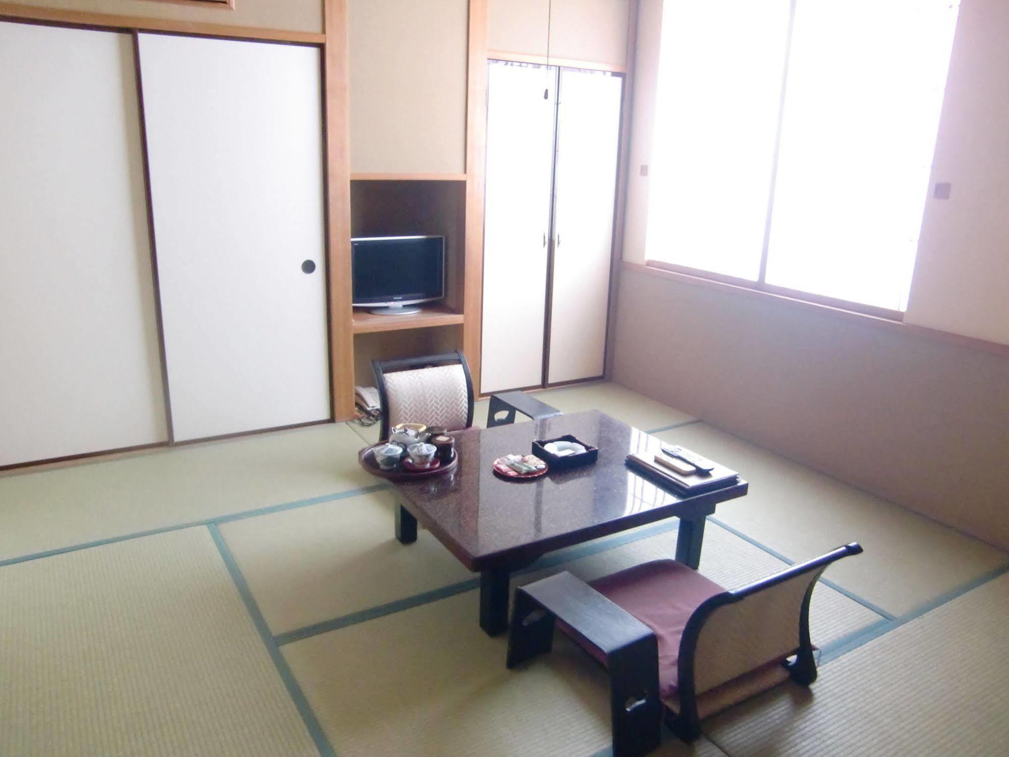 Kissenkan Chikusuitei Gero Exterior foto